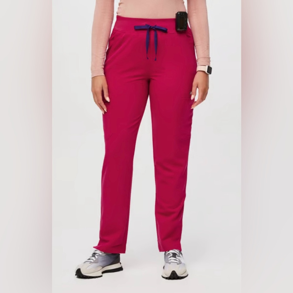 Figs Mid Rise Yola Scrub Pants in Ultra Rose. Size Small Tall. EUC.